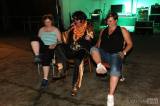5g6h8770: Foto: Letní parket v Chedrbí v pátek ožil, zahráli Mokrý banditi a Elvis
