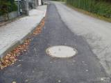 20161022075650_jetelova19: Jetelová ulice v Čáslavi má opravený asfaltový povrch
