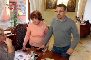 Foto: Mezi seniory na kavárničku zavítal i starosta Martin Starý