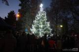 20161203185339_5G6H4179: Foto: Vánoční strom ve Zbraslavicích přišli rozsvítit andílci ze školky