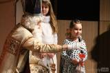 20161203191952_IMG_3950: Foto: Mikulášskou pohádku s nadílkou si užily děti v Tylově divadle v Kutné Hoře