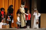 20161203191956_IMG_3990: Foto: Mikulášskou pohádku s nadílkou si užily děti v Tylově divadle v Kutné Hoře