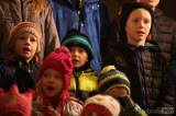 20161216183828_5G6H8805: Foto: Pásmo vánočních koled si připravily děti ze ZŠ a MŠ Bílé Podolí