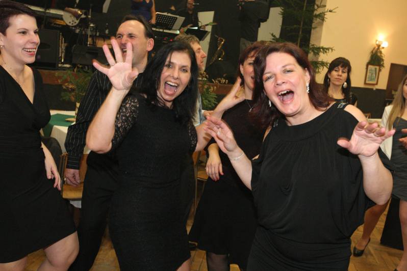 Foto: Myslivci v Petrovicích I rozpoutali na svém plese rozpustilou zábavu