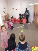 20170117212655_23: Foto: Kolínští basketbalisté navštívili velimské děti