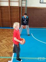 20170124224430_unnamed7: Foto: Basketbalisté navštívili kolínskou Jedničku