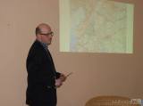 20170125131217_50: Docent Jan Dušek přednášel v Čáslavi o staroaramejských nápisech