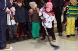 20170128153639_IMG_6454: Foto: Desítky dětí si na čáslavském zimním stadionu v rámci "Týdne hokeje" vyzkoušely roli hokejisty