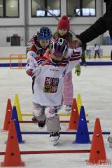 20170130090748_IMG_2906: Hokej si v Čáslavi vyzkoušela téměř stovka dětí!