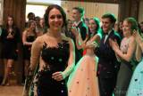 20170210235311_IMG_8212: Foto: Studenti oktávy čáslavského gymnázia se na maturitním plese vrátili do devadesátek