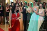 20170210235313_IMG_8231: Foto: Studenti oktávy čáslavského gymnázia se na maturitním plese vrátili do devadesátek