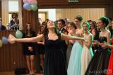 20170210235316_IMG_8286: Foto: Studenti oktávy čáslavského gymnázia se na maturitním plese vrátili do devadesátek