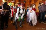 20170211154105_5G6H0010: Foto: Na karnevale na Štrampouchu si děti pohrály i s čarodějem