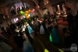 20170216075823_117: Foto: Na maturitním plese kolínské Šťáralky nechyběla ani barmanská show