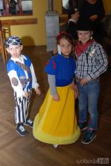 20170305210536_DSC_0023: Foto: Děti v neděli řádily v tanečním sále kaňkovské restaurace Na Baště
