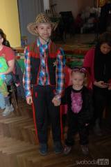 20170305210537_DSC_0035: Foto: Děti v neděli řádily v tanečním sále kaňkovské restaurace Na Baště