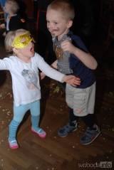 20170305210540_DSC_0075: Foto: Děti v neděli řádily v tanečním sále kaňkovské restaurace Na Baště