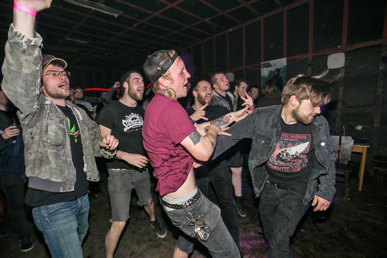 Foto: U Vodvárků si příznivci punku v pátek přišli na své