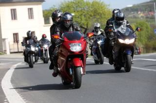 Foto, video: Kutnohorští motorkáři zahájili sezonu tradičním pozdravem pouti
