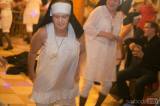 20170416091208_x-7653: Foto: Na Fialkovém plese ve Žlebech řádily jeptišky z filmu Sestra v akci