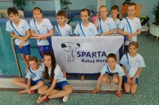 Starší plavci Sparty Kutná Hora v kolínském bazénu vylovili řadu medailí!