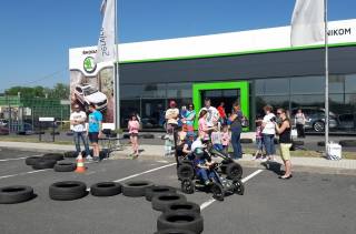 Autosalon Škoda Unikom pořádal „Den otevřených dveří s dětským dnem“