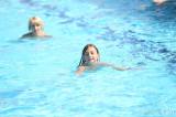 ah1b5415: Foto: Kolíňáci se chladili u bazénu