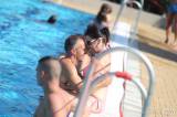 ah1b5435: Foto: Kolíňáci se chladili u bazénu