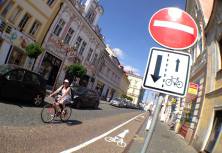 Konec pokut od strážníků, kolínští cyklisté projedou na náměstí legálně