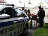 20170617235944_50: Foto, video: Na Gastronomickém festivalu v Habrech se prezentovali i strážníci z Čáslavi