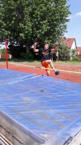 20170622214422_20170621_105301: Žáci ZŠ Žehušice soutěžili v devátém ročníku Jump Cupu ve skoku vysokém