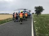 20170719110557_ViewImage7: Foto: K vážné havárii osobního auta na Kolínsku letěl vrtulník