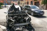 20170731153627_x-4282: Foto: V horkém dni v Kolíně shořel Citroën