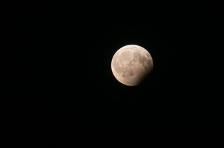 V Kolíně i Kutné Hoře v pondělí sledovali částečné zatmění Měsíce