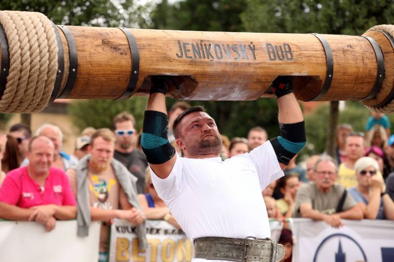 V 10. ročníku strongman závodu v Golčově Jeníkově „Europe Strongman Cup“ zvítězil Polák Maciej Hirsz!