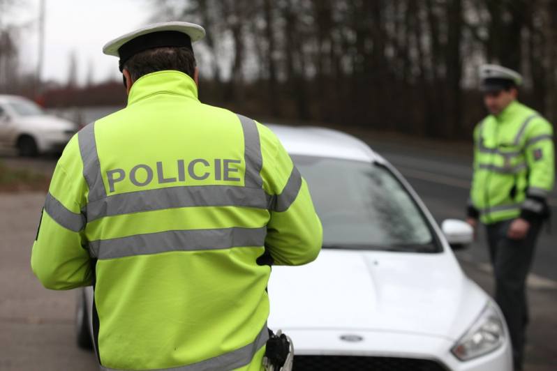 Policisté přistihli za volantem dva řidiče pod vlivem alkoholu