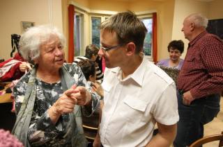 Starosta Kutné Hory Martin Starý zavítal mezi seniory do Klubu důchodců