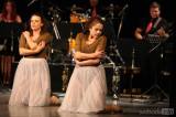 20171115215324_5G6H7498: Foto, video: Večer hudby a tance v čáslavském divadle pomůže „Cestě bez bariér“