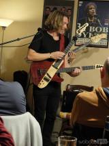 20171116204447_DSCF5502: Foto, video: V Blues Café zahrála holandská skupina JOS an iz GEERAR