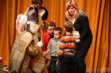 20171203175000_5G6H5725: Foto: Mikulášskou pohádku s nadílkou si užily děti v Tylově divadle v Kutné Hoře