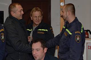 Starosta Červených Peček Lubomír Jirků poděkoval hasičům