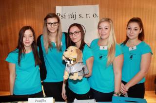 Foto: Studenti prezentovali své společnosti zákazníkům na veletrhu fiktivních firem v Čáslavi