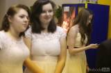 20171218090848_IMG_4201: Foto: Dívky oblékly bílé šaty na nedělní kolínský věneček