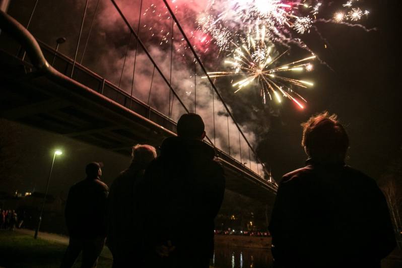 Novoroční ohňostroj odpálí i letos z kolínské lávky