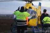 20171231164226_IMG_6114: Foto: Mladou řidičku musel u Ratboře po nárazu do stromu dopravit do nemocnice vrtulník