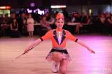 20180119235505_5G6H2634: Foto: Absolventi z SOŠ a SOU řemesel tančili v pátek na svém plese v Lorci