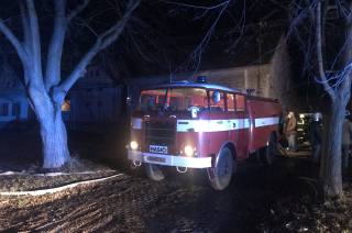 Požár v Radovesnicích II likvidovalo šest jednotek hasičů