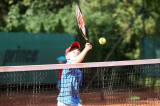5g6h8747: Foto: Dvacet dětí se na antukových kurtech Sparty intenzivně věnovalo hlavně tenisu