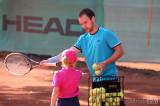 5g6h8780: Foto: Dvacet dětí se na antukových kurtech Sparty intenzivně věnovalo hlavně tenisu