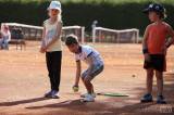 5g6h8806: Foto: Dvacet dětí se na antukových kurtech Sparty intenzivně věnovalo hlavně tenisu